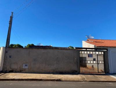 Casa para Venda, em Pirapozinho, bairro Centro, 3 dormitórios, 2 banheiros